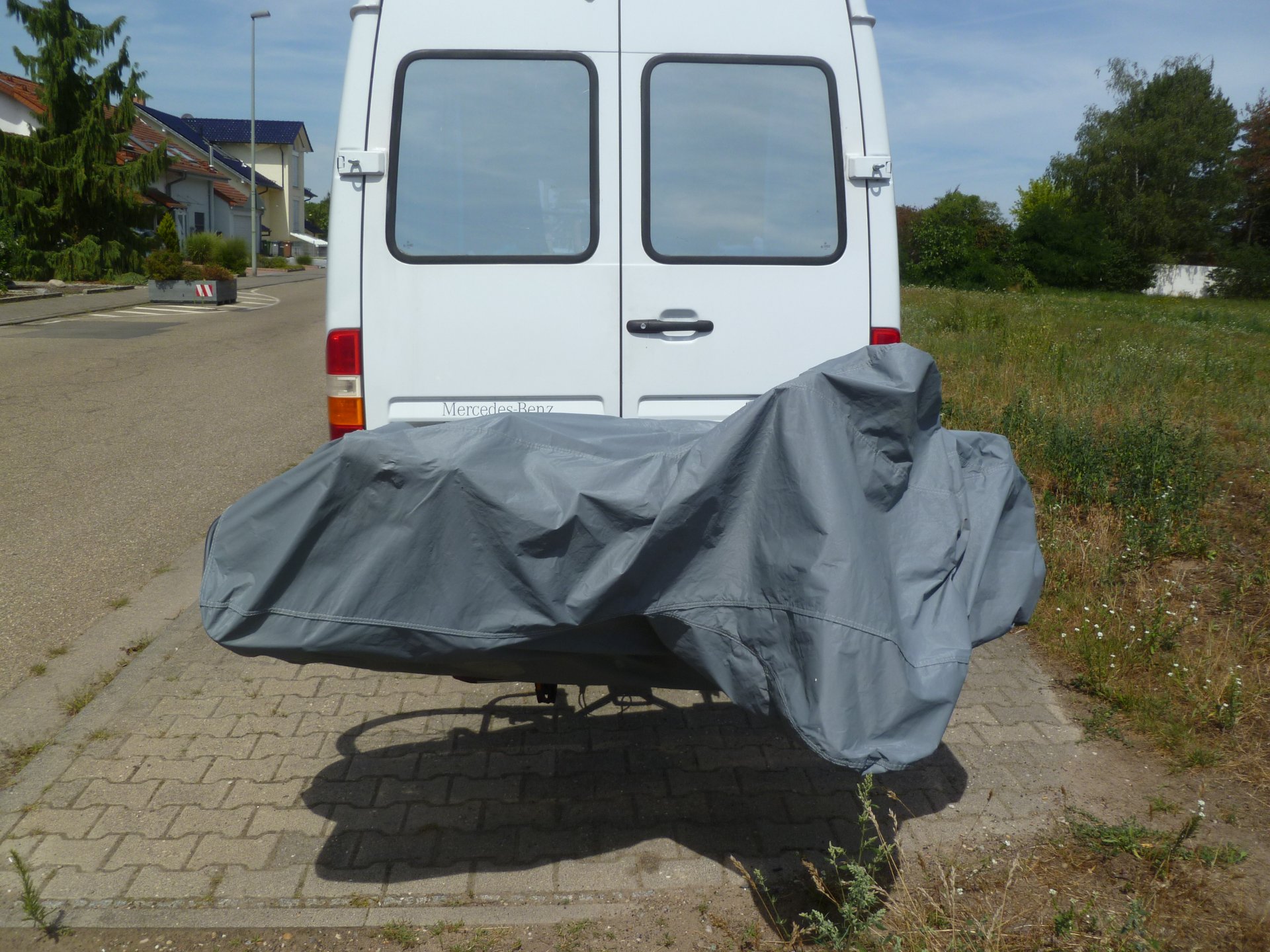 Der Fahrradträger ist jetzt nach hinten gekip