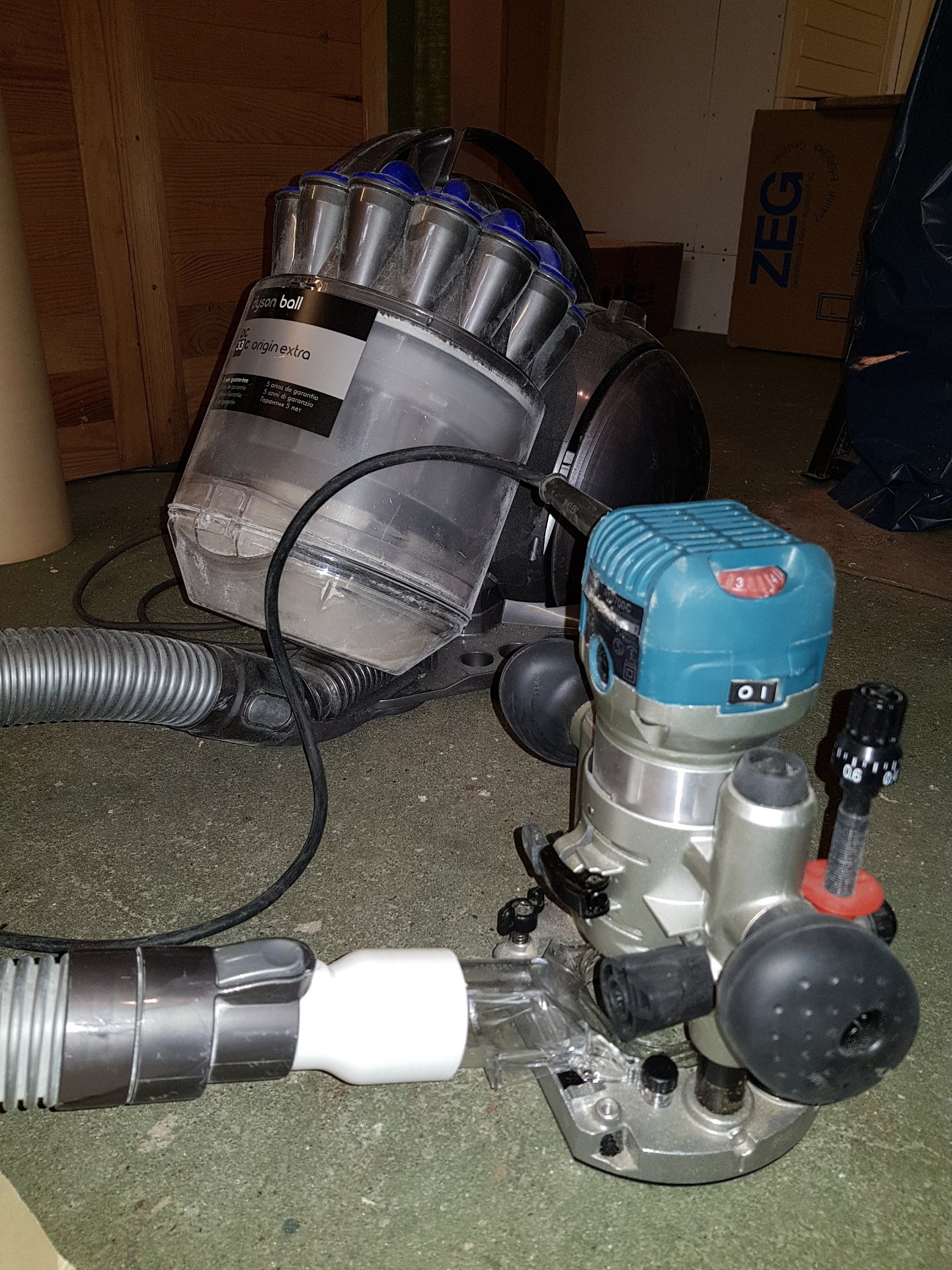 009_Adapter-Dyson_Makita.jpg